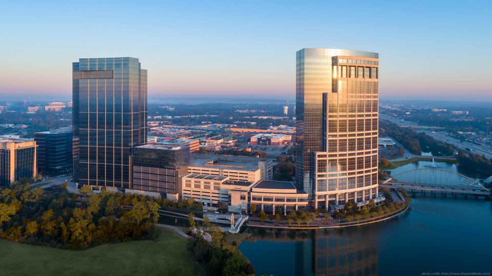 The Woodlands Towers at the Waterway. Photo by Mauricio Ramirez.
