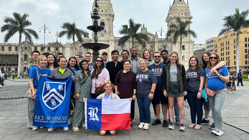 Jerrica Givens and other Rice MBA students in Lima, Peru