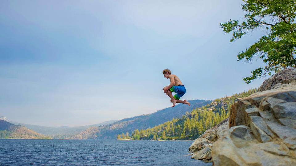 Man jumps into lake 