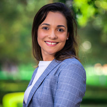 Marilia_Maia_profile_card