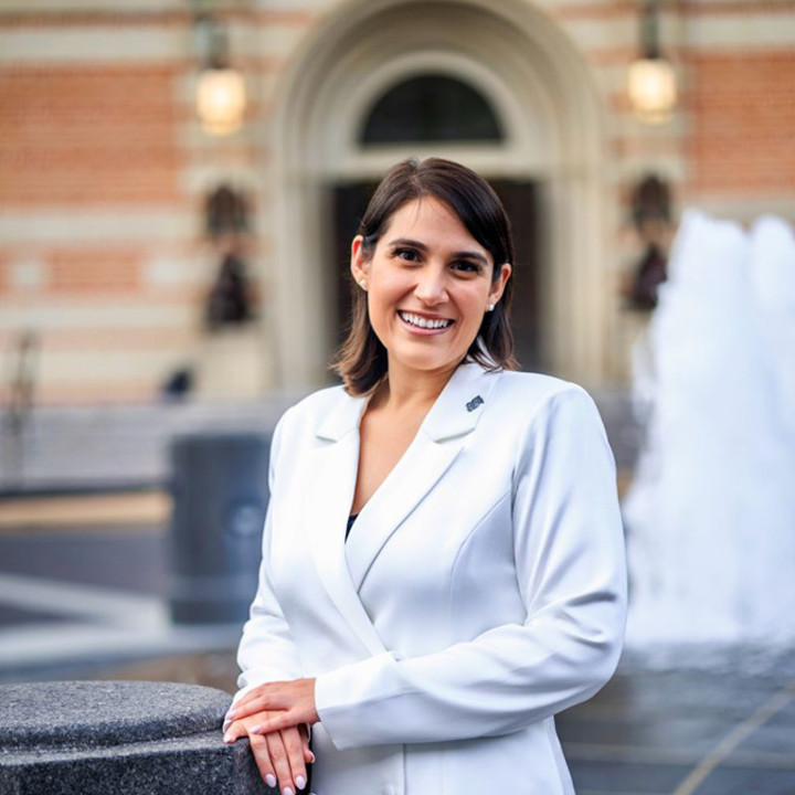 Monique Pourkarimi Online MBA Student Ambassador